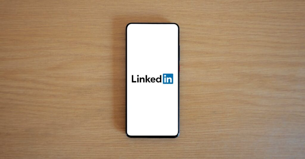 optimisez votre profil linkedin pour attirer davantage d'opportunités professionnelles. découvrez des astuces et stratégies pour améliorer votre visibilité, renforcer votre réseau et maximiser votre impact sur cette plateforme incontournable pour les professionnels.