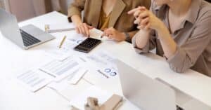 découvrez notre analyse du marché de la génération de leads b2b, qui explore les tendances actuelles, les stratégies efficaces et les meilleures pratiques pour optimiser votre acquisition de clients en entreprise. obtenez des insights précieux pour booster votre croissance commerciale.